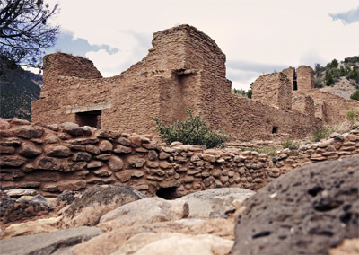 Stone ruins of the San José de los Jémez Mission